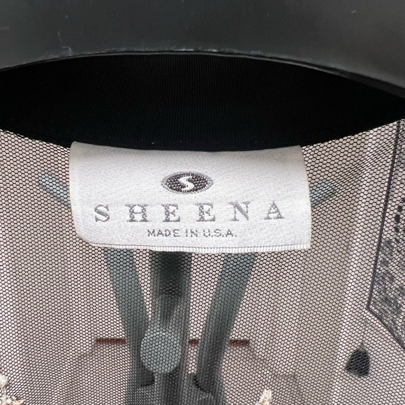 Vintage Sheer Mesh Black Blouse with Cream Floral Detail - Picture 5 of 5